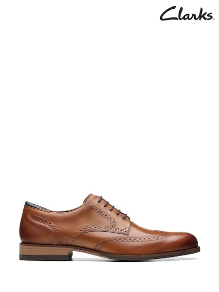 Clarks Natural Standard Fit (G) British Craft Arlo Lace Shoes (385965) | £100
