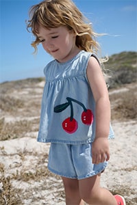 girls' clothing